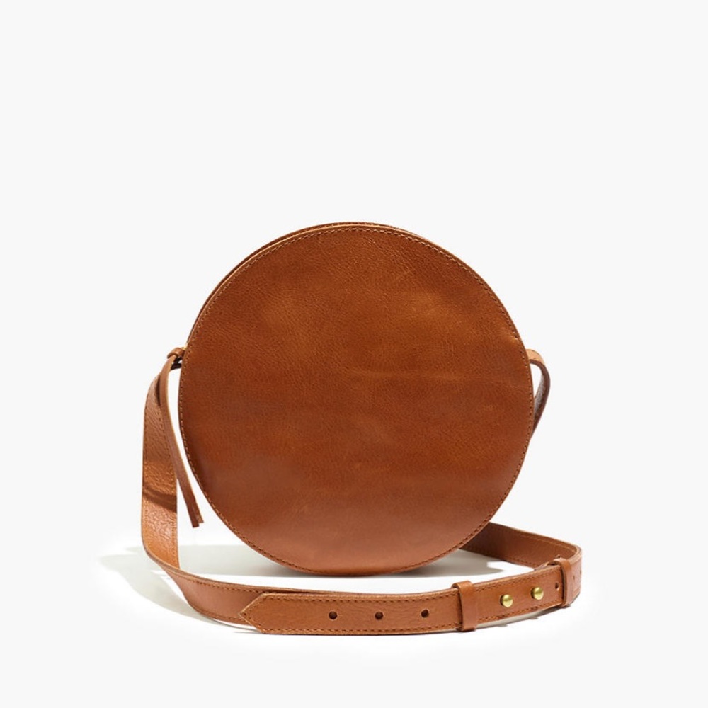 The Simple Circle Crossbody Bag in Leather